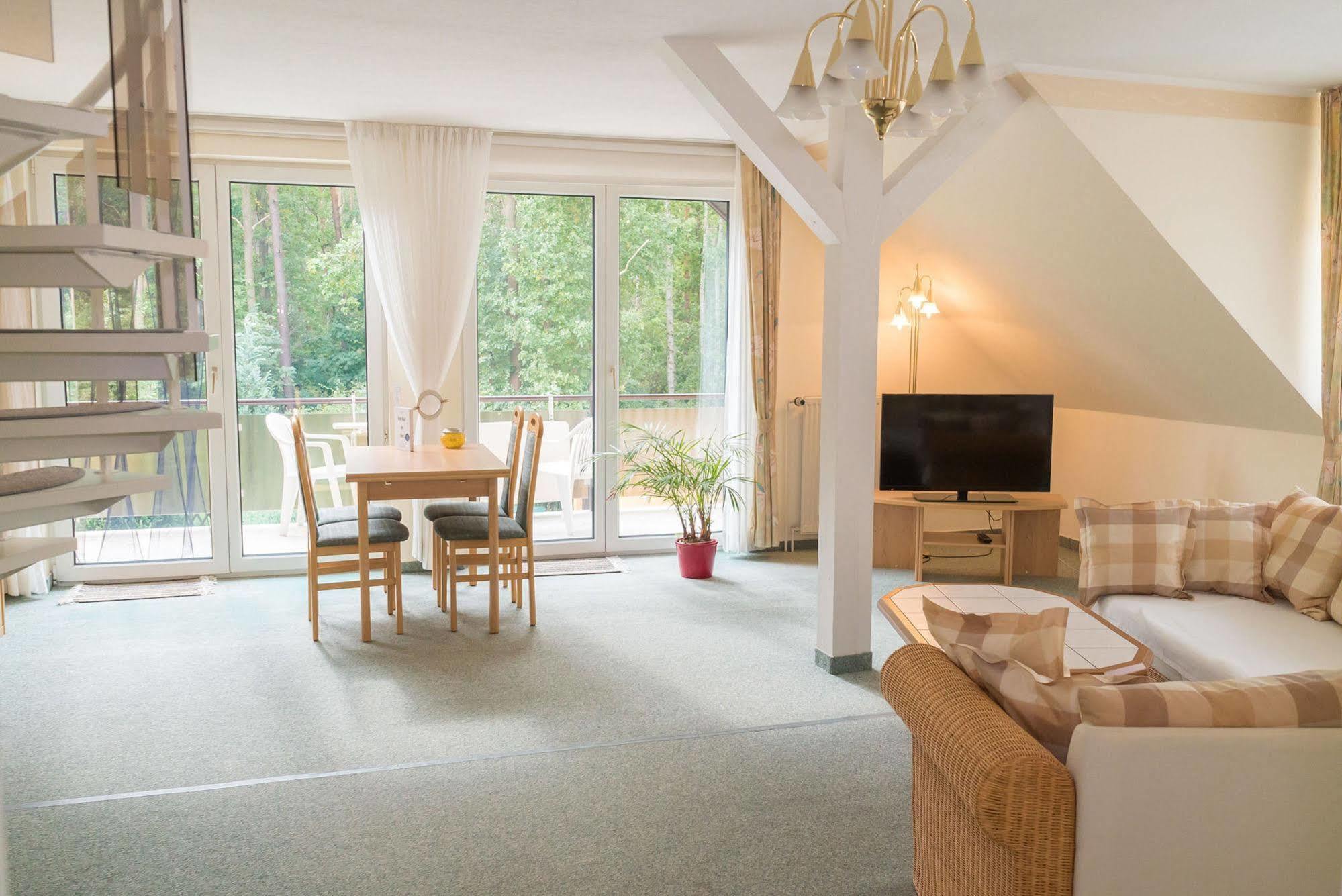 Ferienhus Baabe Fewo 01 Terrasse, Sauna- Und Schwimmbadnutzung Im Ahoi Sellin Exterior photo
